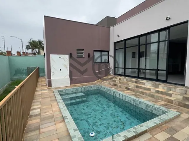 Casa com 450m² 3 quartos e 5 banheiros, à venda, no bairro Jardim Itália em Cuiabá