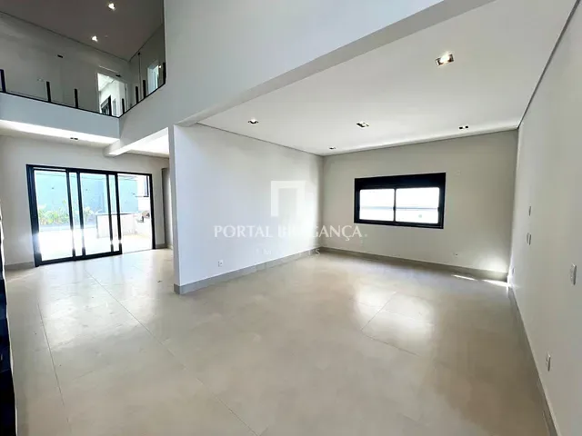 Casa com 357m² 3 quartos e 5 banheiros, à venda, no bairro Condomínio Residencial Euroville II em Bragança Paulista