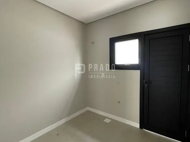 Casa com 417m² 3 quartos e 4 banheiros, à venda, no bairro Laranjal em Pelotas