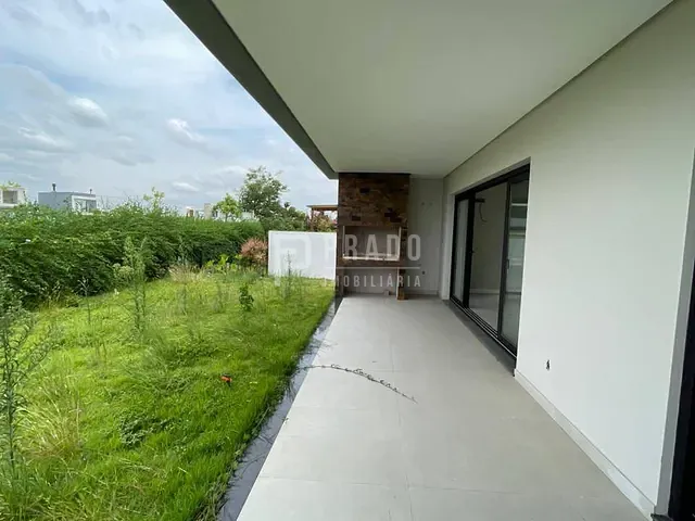 Casa com 417m² 3 quartos e 4 banheiros, à venda, no bairro Laranjal em Pelotas