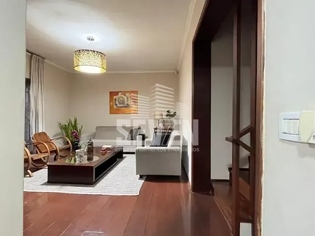 Casa com 300m² 4 quartos e 4 banheiros, à venda, no bairro Vila Cidade Universitária em Bauru