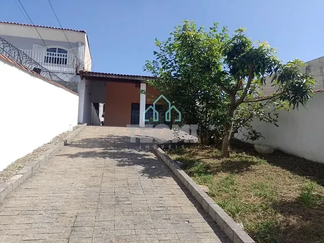 Casa com 421m² 3 quartos e 2 banheiros, à venda, no bairro Vila São José em Taubaté