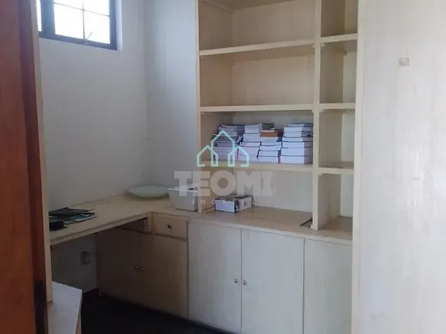 Casa com 421m² 3 quartos e 2 banheiros, à venda, no bairro Vila São José em Taubaté