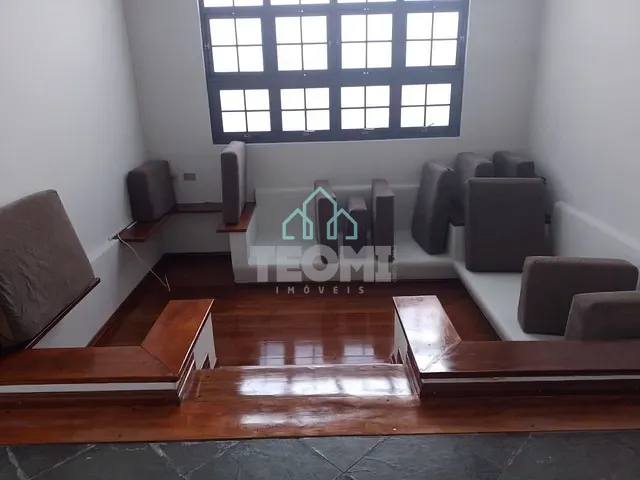 Casa com 421m² 3 quartos e 2 banheiros, à venda, no bairro Vila São José em Taubaté