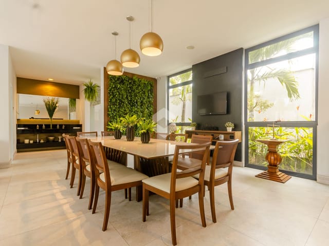 Casa com 1100m² 6 quartos e 8 banheiros, à venda, no bairro Barra da Tijuca em Rio de Janeiro