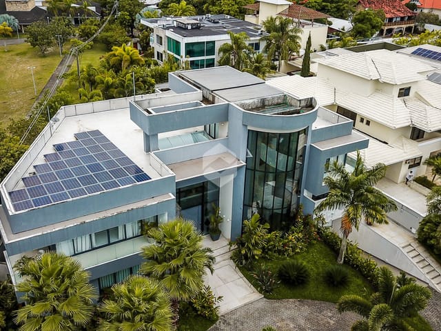 Casa com 1100m² 6 quartos e 8 banheiros, à venda, no bairro Barra da Tijuca em Rio de Janeiro