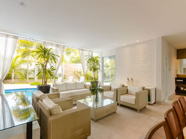 Casa com 1100m² 6 quartos e 8 banheiros, à venda, no bairro Barra da Tijuca em Rio de Janeiro