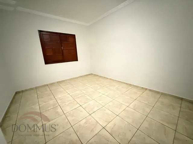 Casa com 209m² 3 quartos e 2 banheiros, para alugar, no bairro Bom Retiro em Ipatinga