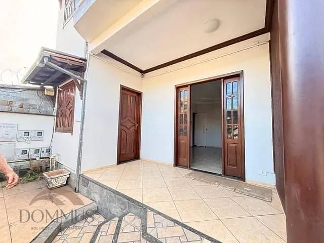 Casa com 209m² 3 quartos e 2 banheiros, para alugar, no bairro Bom Retiro em Ipatinga