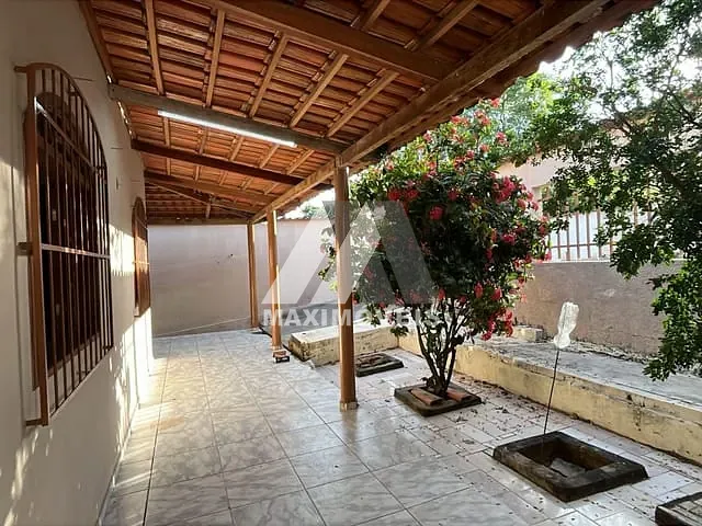 Casa 2 quartos e 1 banheiro, à venda, no bairro Canoeiro José Alves de Carvalho em Araçuaí