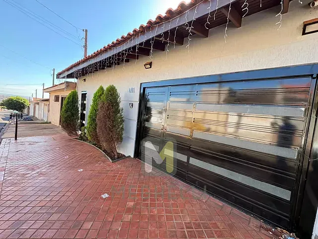 Casa com 200m² 2 quartos e 4 banheiros, para alugar, no bairro Parque das Amoreiras em Serrana