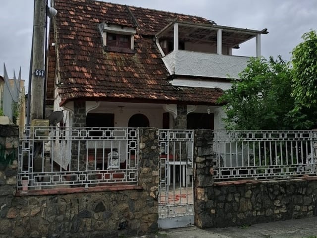 Casa com 297m² 3 quartos e 1 banheiro, à venda, no bairro Marechal Hermes em Rio de Janeiro