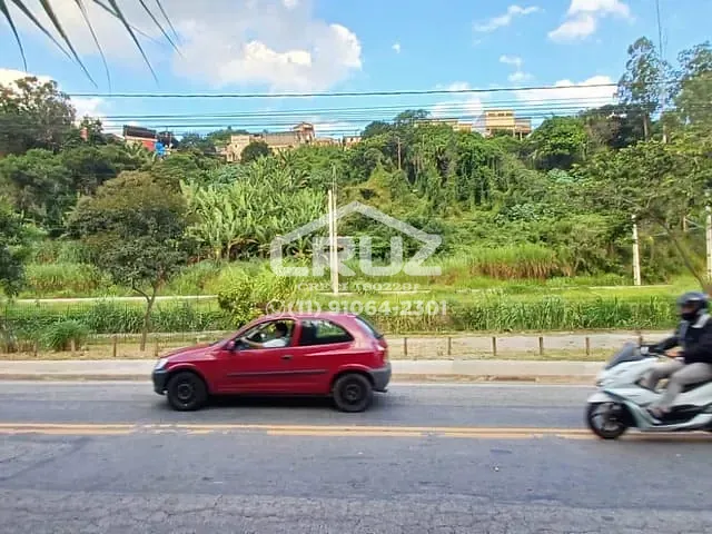 Terreno com 602m², à venda, no bairro Vila Martinho em Franco da Rocha