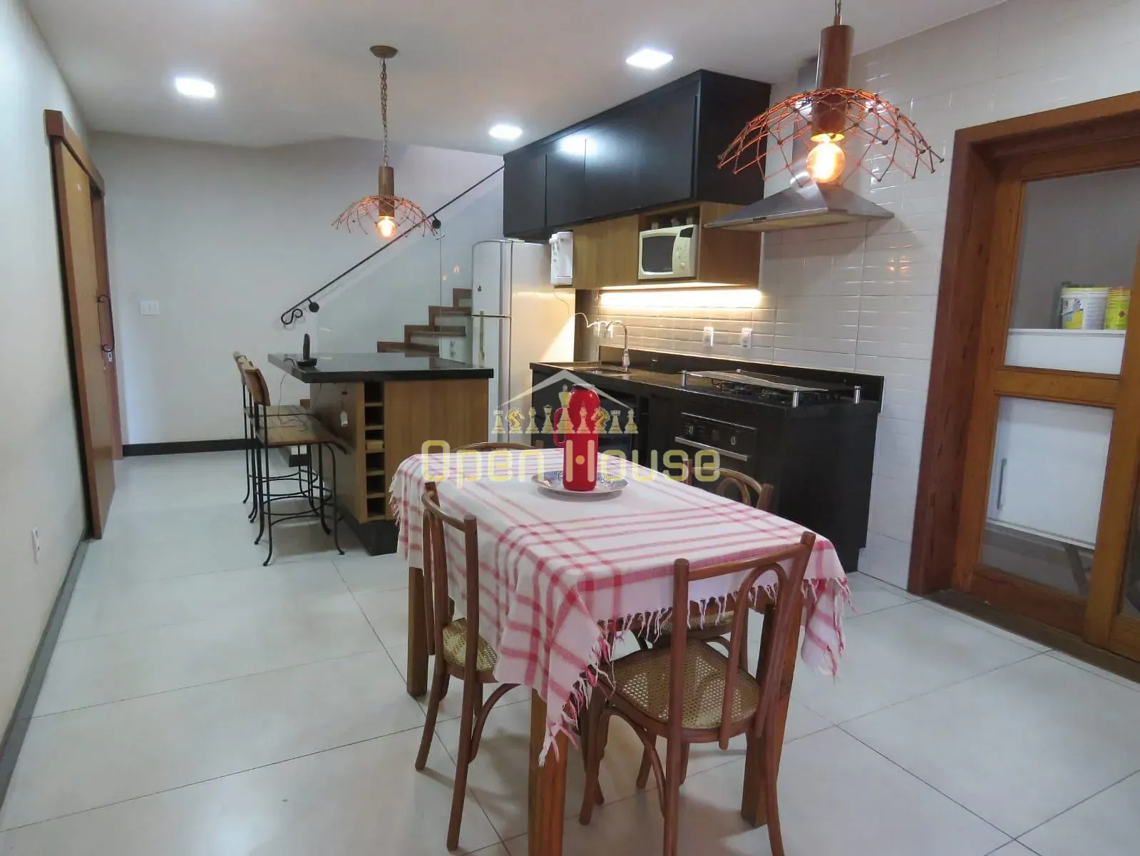 Casa, 5 quartos, 246 m² - Foto 2