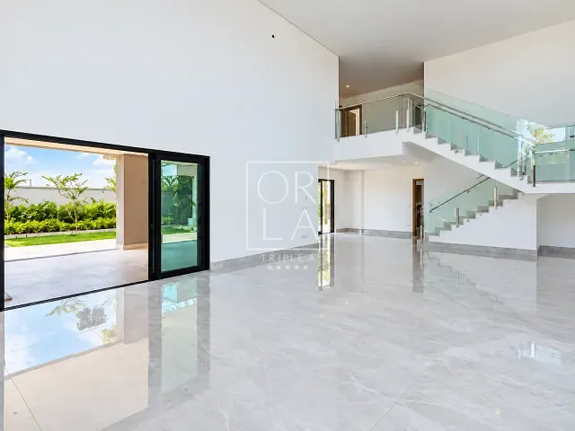 Casa com 740m² 6 quartos e 8 banheiros, à venda, no bairro Residencial Alphaville Flamboyant em Goiânia