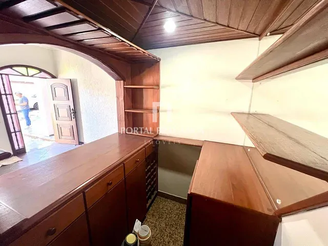 Casa com 300m² 4 quartos e 3 banheiros, à venda, no bairro Jardim Europa em Bragança Paulista