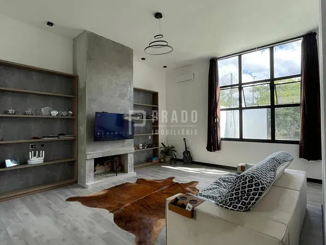 Casa com 632m² 2 quartos e 2 banheiros, à venda, no bairro Laranjal em Pelotas