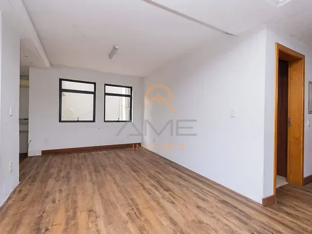 Casa 4 quartos e 4 banheiros, à venda ou para alugar, no bairro Areal em Pelotas