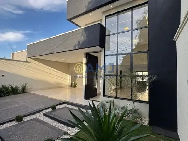 Casa com 300m² 3 quartos e 3 banheiros, à venda, no bairro Vila João Vaz em Goiânia
