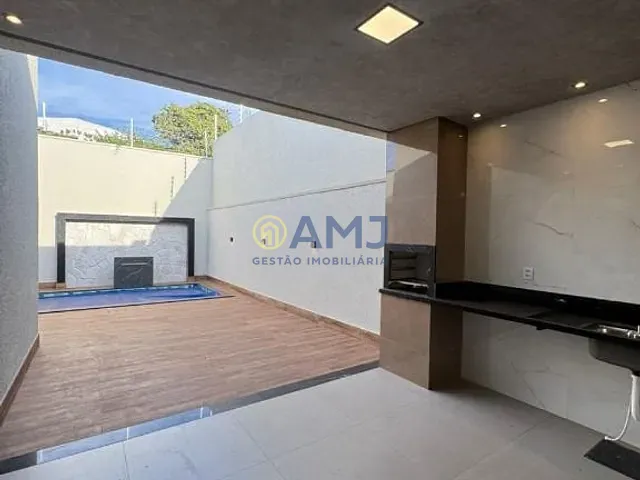 Casa com 300m² 3 quartos e 3 banheiros, à venda, no bairro Vila João Vaz em Goiânia