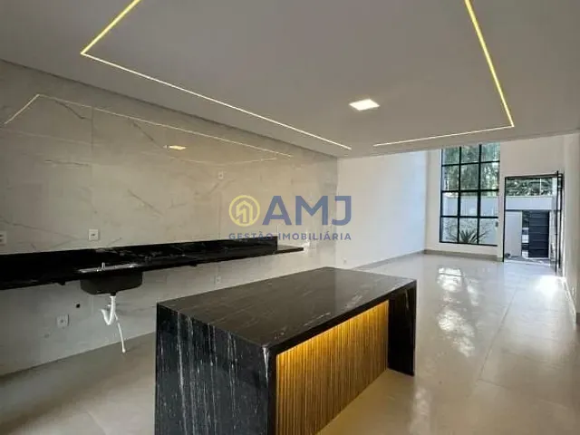 Casa com 300m² 3 quartos e 3 banheiros, à venda, no bairro Vila João Vaz em Goiânia