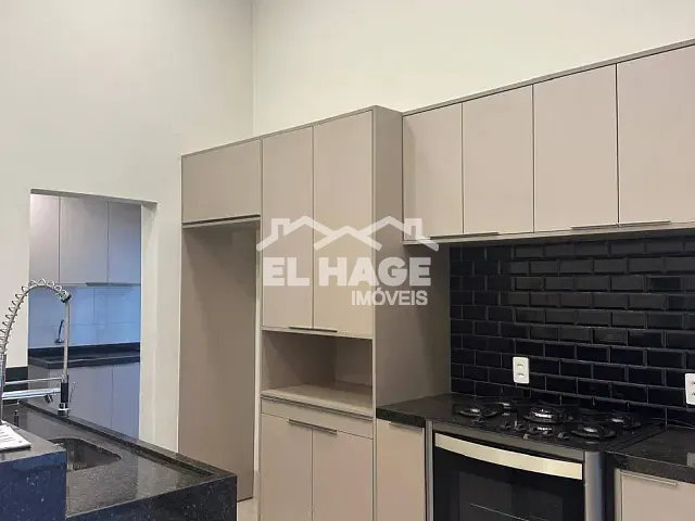 Casa com 306m² 3 quartos e 4 banheiros, à venda, no bairro Jardim Imperial em Cuiabá