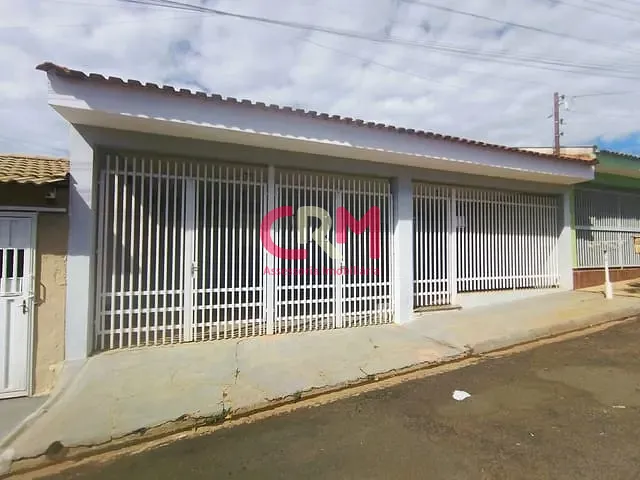 Casa com 200m² 2 quartos e 2 banheiros, à venda, no bairro Jardim Sobral em Taquaritinga