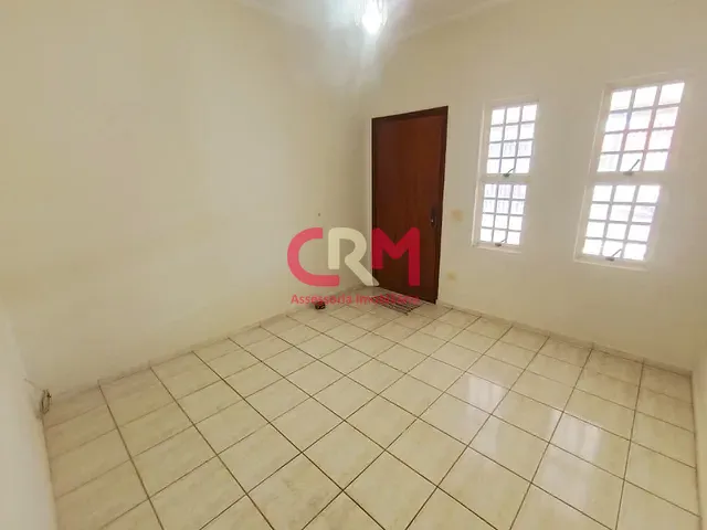 Casa com 200m² 2 quartos e 2 banheiros, à venda, no bairro Jardim Sobral em Taquaritinga