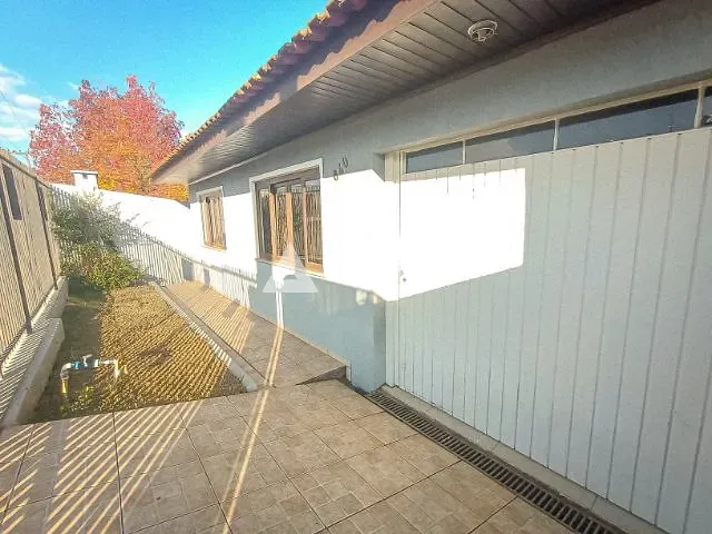 Casa com 217m² 3 quartos e 2 banheiros, à venda ou para alugar, no bairro Oficinas em Ponta Grossa