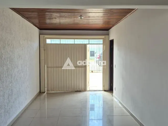 Casa com 217m² 3 quartos e 2 banheiros, à venda ou para alugar, no bairro Oficinas em Ponta Grossa
