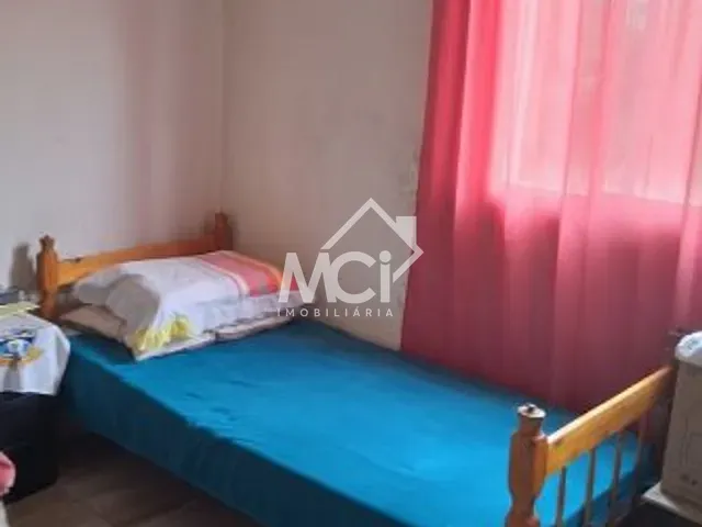 Casa com 261m² 2 quartos e 4 banheiros, à venda, no bairro Laranjal em Pelotas