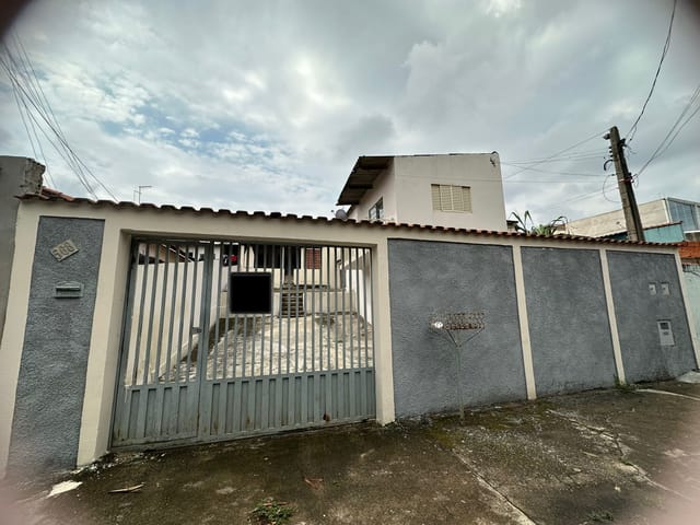 Casa 2 quartos e 1 banheiro, à venda, no bairro Parque Valença I em Campinas