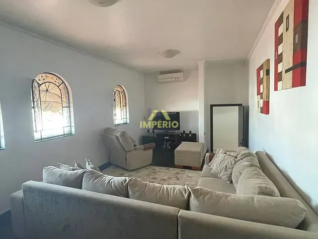 Casa com 250m² 3 quartos e 3 banheiros, à venda, no bairro Vila Romão em Salto