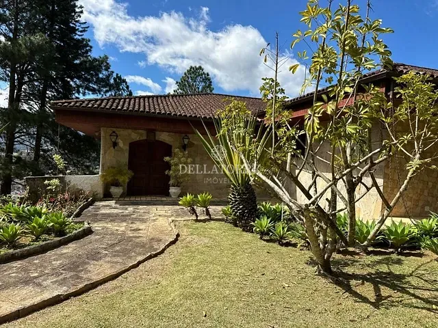 Casa com 5935m² 5 quartos e 5 banheiros, à venda, no bairro Iucas em Teresópolis