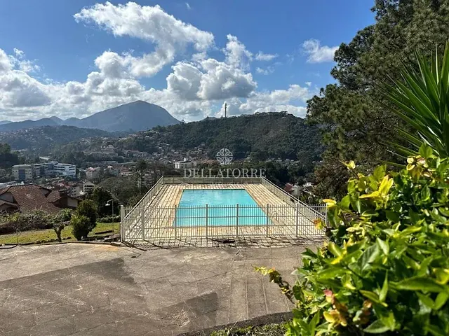 Casa com 5935m² 5 quartos e 5 banheiros, à venda, no bairro Iucas em Teresópolis