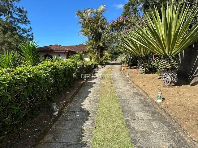 Casa com 5935m² 5 quartos e 5 banheiros, à venda, no bairro Iucas em Teresópolis