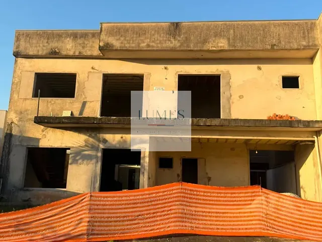 Casa com 400m² 4 quartos e 6 banheiros, à venda, no bairro Loteamento Residencial Jardim dos Ipês Amarelos em Americana