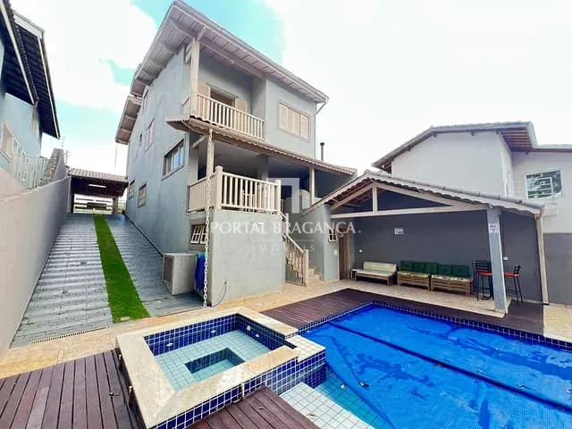 Casa com 468m² 5 quartos e 4 banheiros, à venda, no bairro Jardim dos Pinheiros em Atibaia
