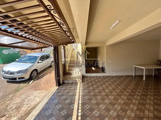 Casa com 200m² 2 quartos e 2 banheiros, à venda, no bairro Jardim Três Rosas em Guaxupé