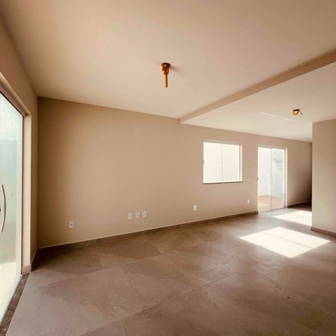 Casa com 210m² 4 quartos e 3 banheiros, à venda, no bairro Praia do Foguete em Cabo Frio