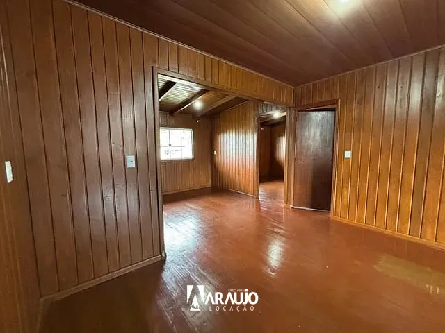 Casa 3 quartos e 1 banheiro, para alugar, no bairro Espinheiros em Itajaí