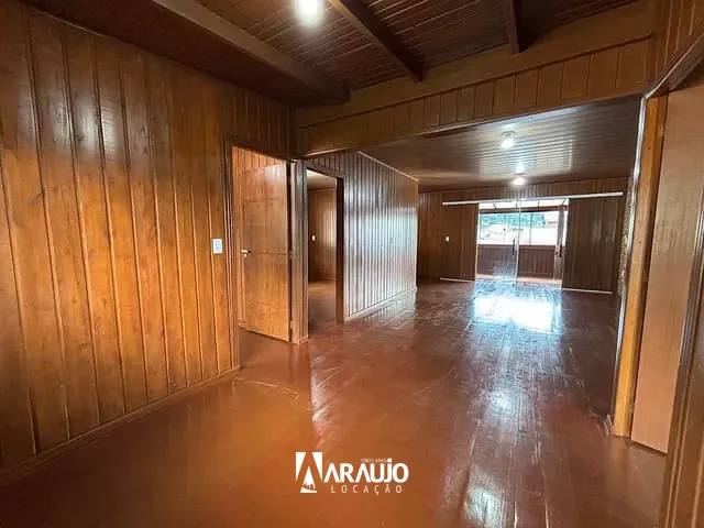 Casa 3 quartos e 1 banheiro, para alugar, no bairro Espinheiros em Itajaí