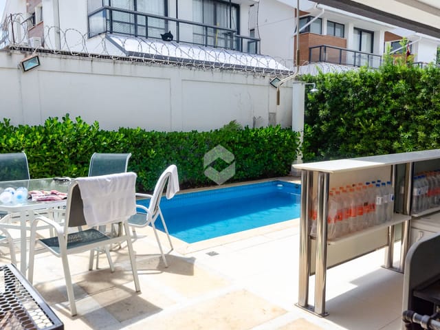 Casa com 219m², à venda, no bairro Recreio dos Bandeirantes em Rio de Janeiro