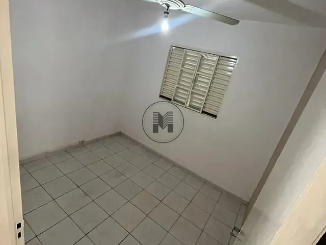 Casa com 179m² 3 quartos e 2 banheiros, à venda, no bairro Parque São Francisco em Guaratinguetá