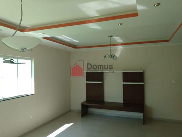 Casa com 500m² 3 quartos e 2 banheiros, à venda, no bairro Condomínio Real Ville em Pindamonhangaba