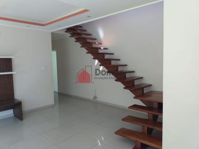 Casa com 500m² 3 quartos e 2 banheiros, à venda, no bairro Condomínio Real Ville em Pindamonhangaba