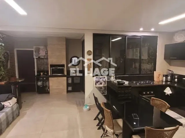 Casa com 143m² 3 quartos e 2 banheiros, à venda, no bairro Jardim Imperial em Cuiabá