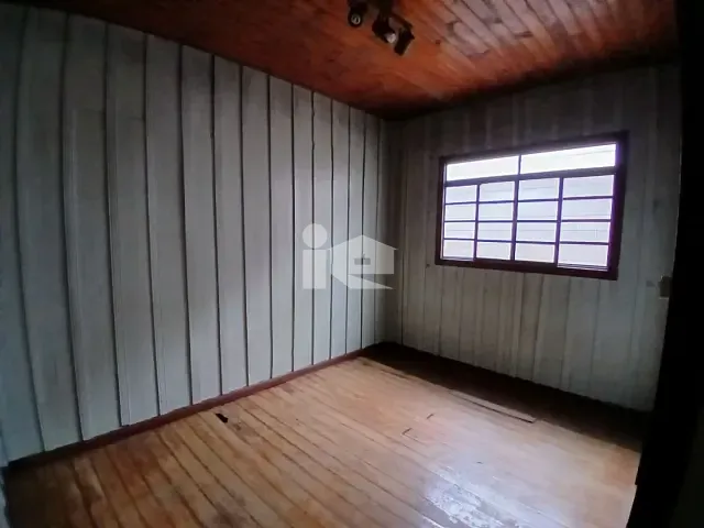 Casa com 385m² 3 quartos e 1 banheiro, à venda, no bairro Sn em Rolândia
