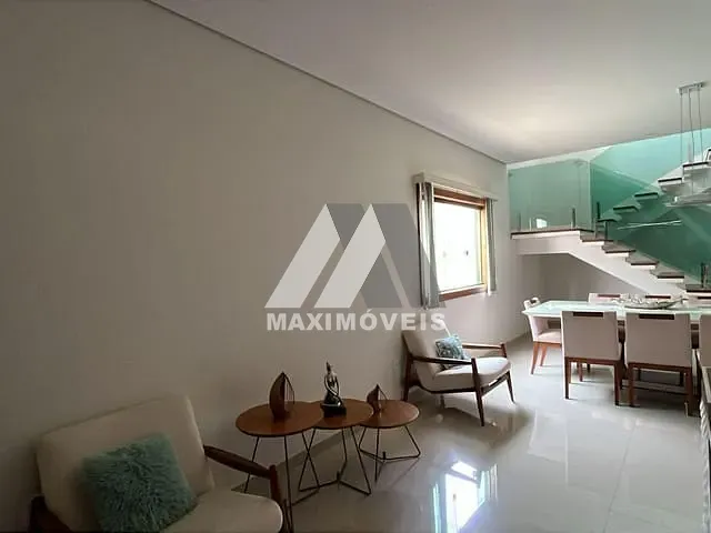 Casa 4 quartos e 3 banheiros, para alugar, no bairro Santa Tereza em Araçuaí
