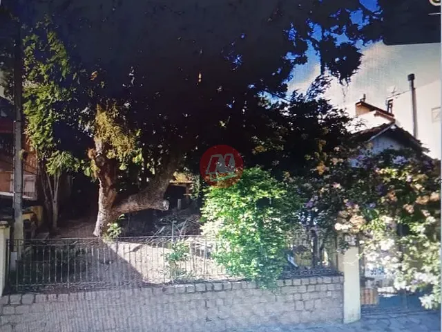 Casa com 660m² 3 quartos e 3 banheiros, à venda, no bairro Tristeza em Porto Alegre